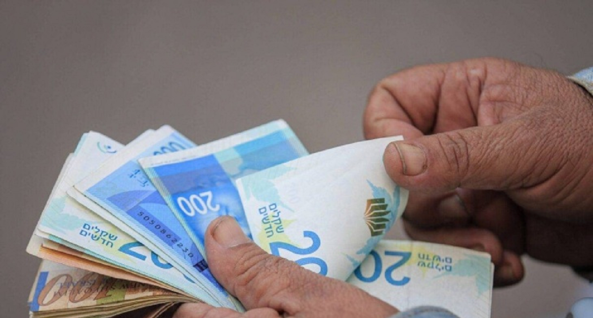 إسرائيل ستحول جزءا من أموال المقاصة مقابل تفادي العقوبات الأوروبية